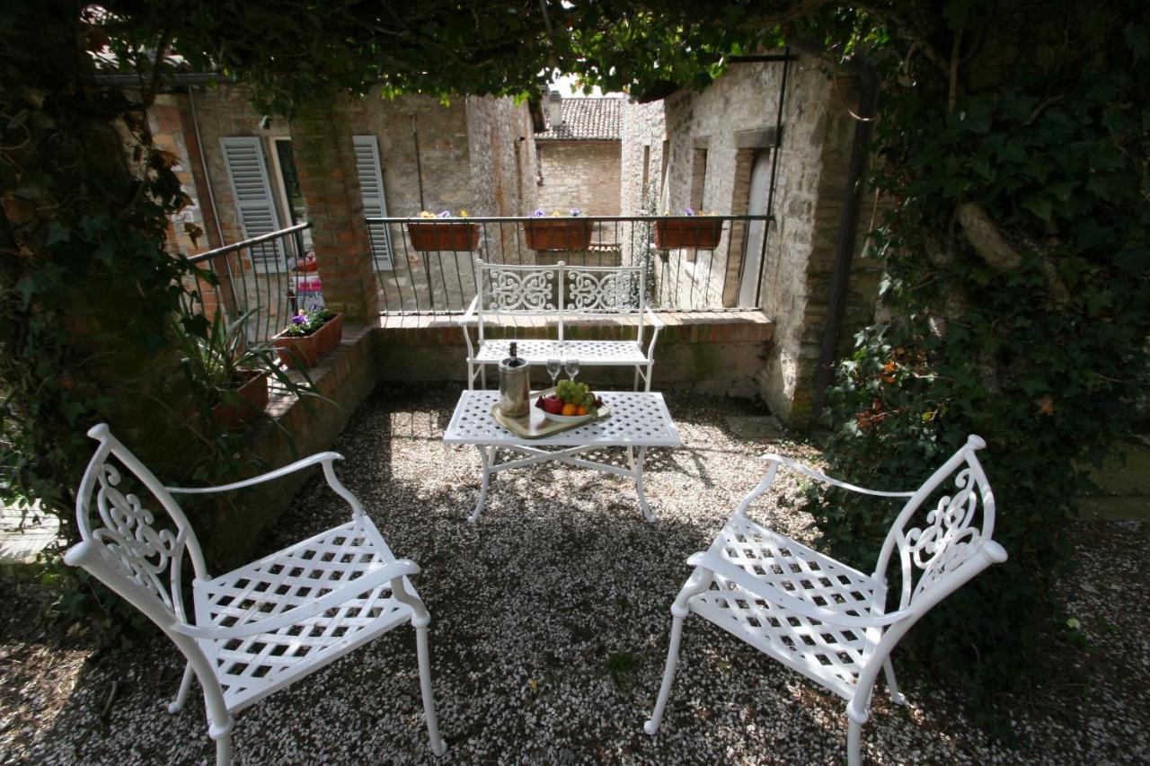 Vescovado 7 Apartment Gubbio Luaran gambar